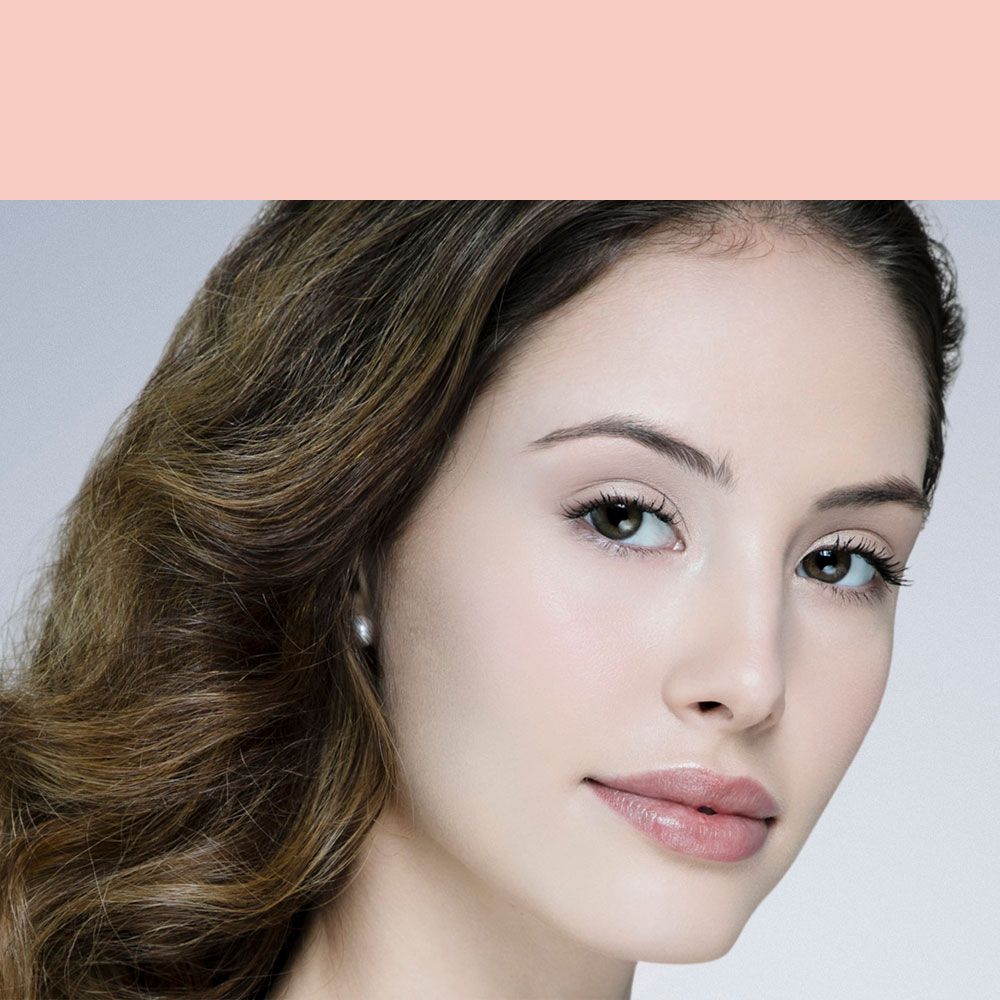 Definisse Threads<br> <span style="font-weight:100">Facial Volume Reshaping<span>
